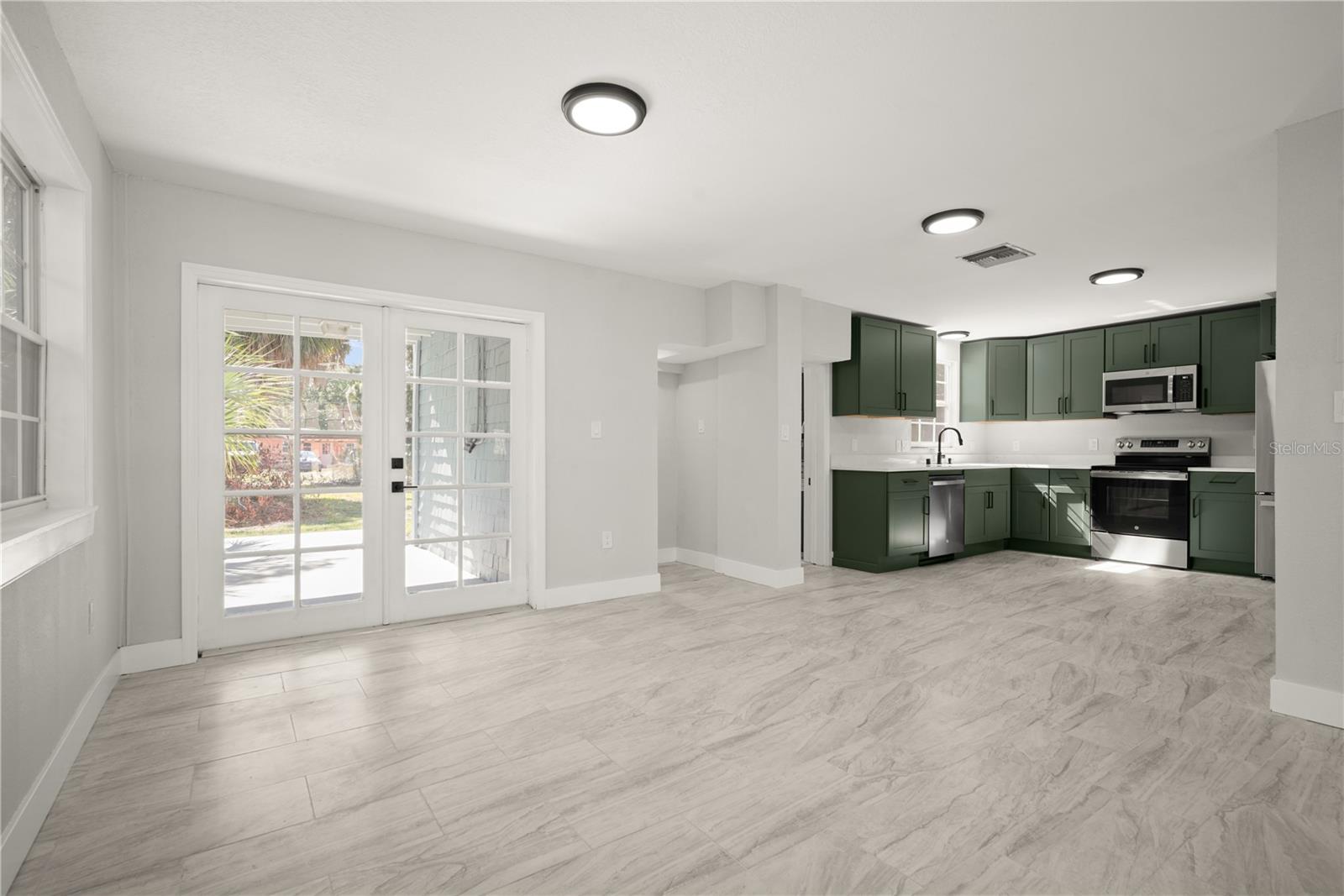 309 BATH ST — photo 10