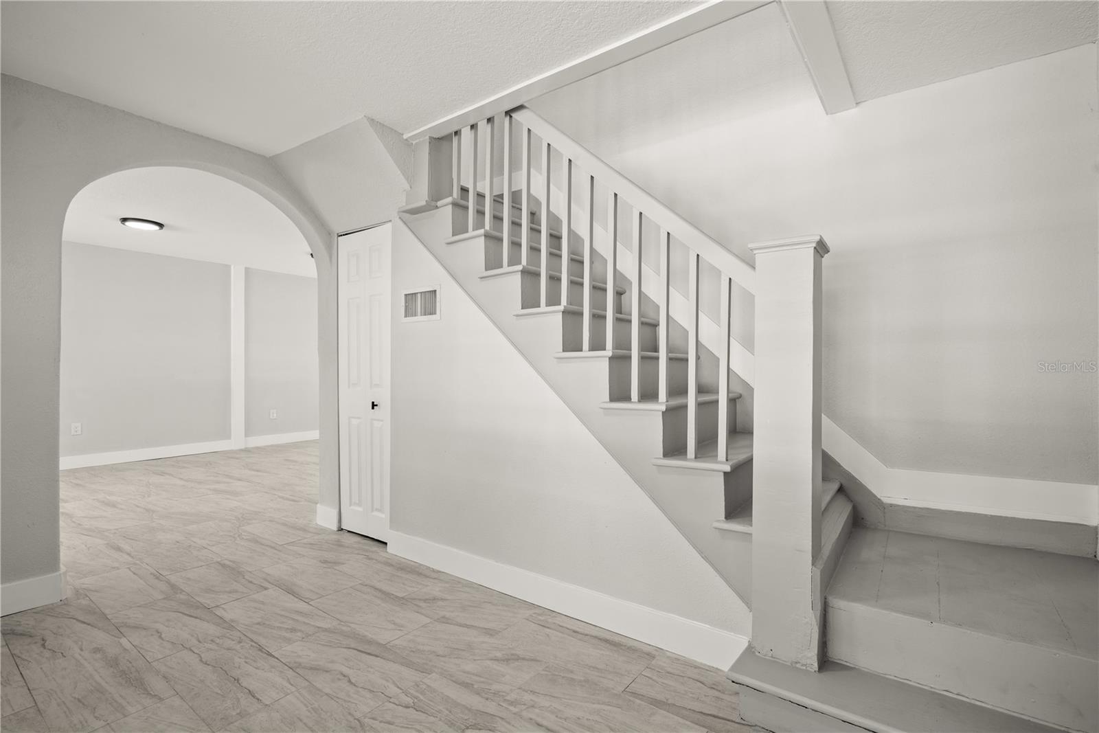 309 BATH ST — photo 14
