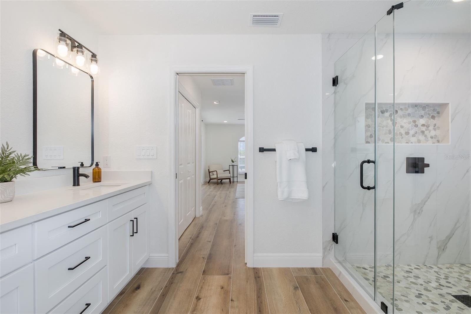 5416 JOBETH DR — photo 32