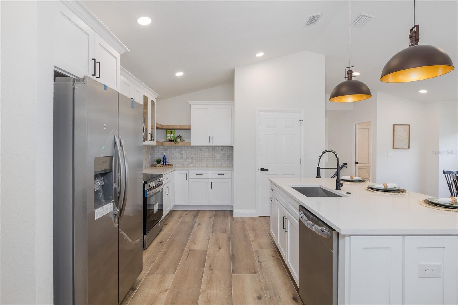 5416 JOBETH DR — photo 18