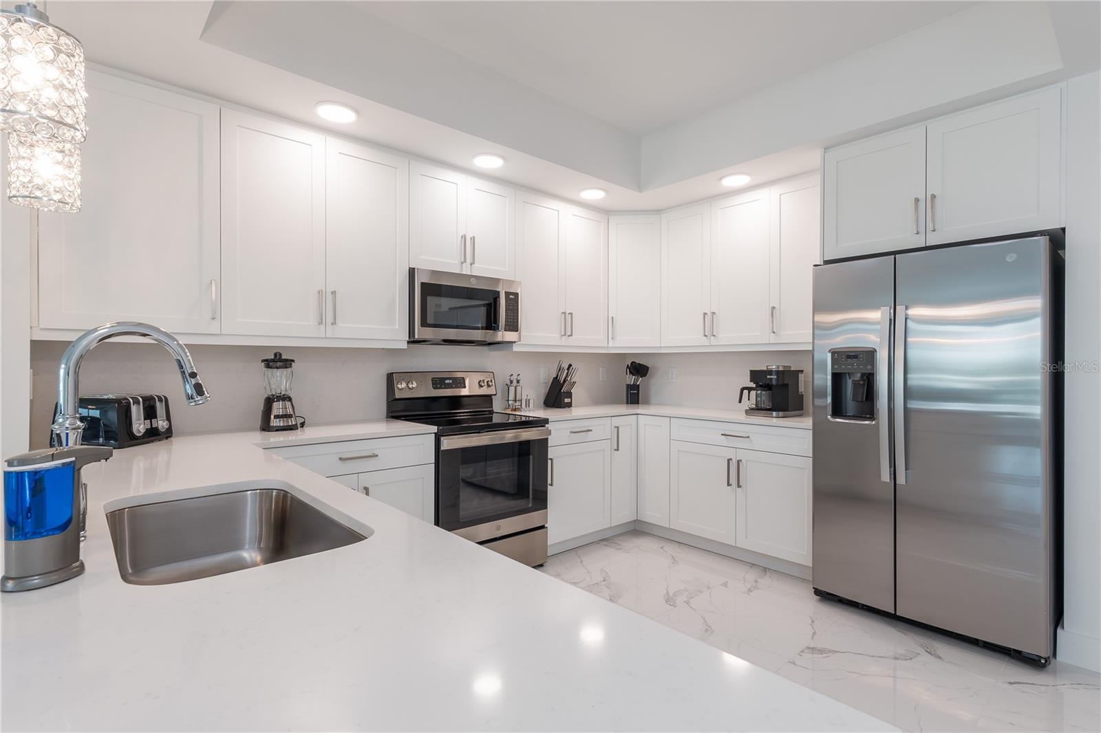 415 ISLAND WAY #207 — photo 7