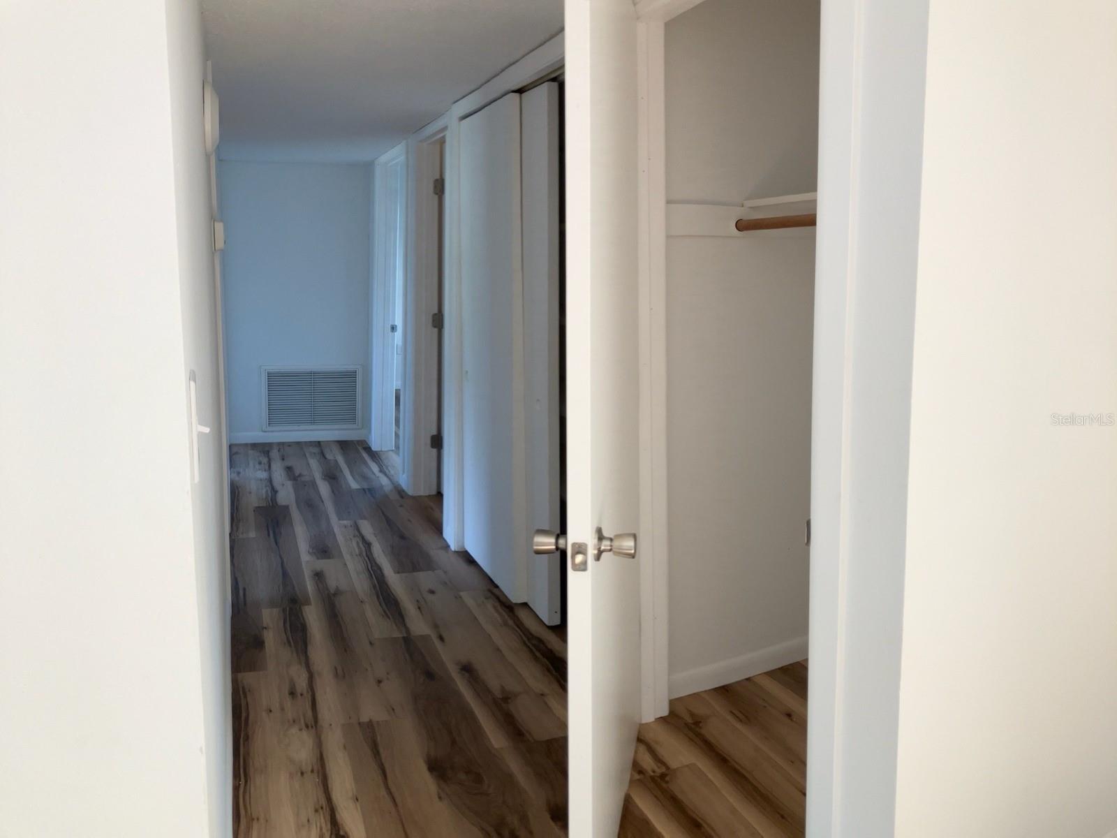 1051 VENETIAN PKWY — photo 11