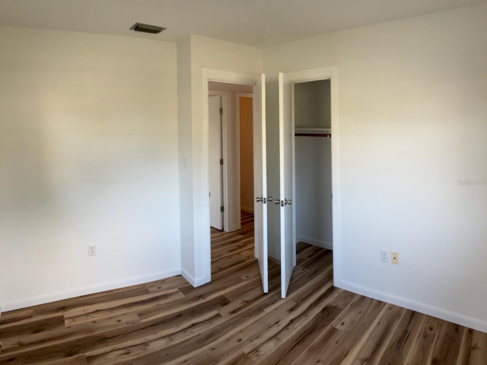 1051 VENETIAN PKWY — photo 17