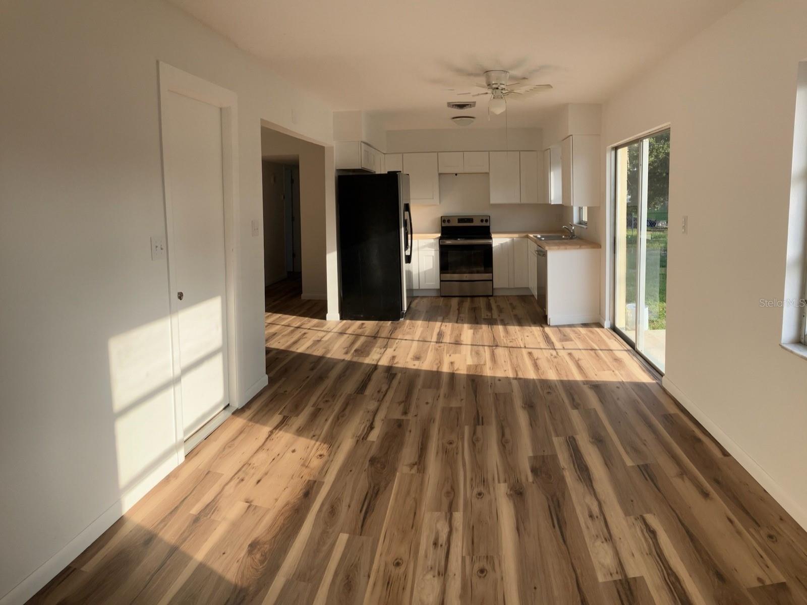 1051 VENETIAN PKWY — photo 8