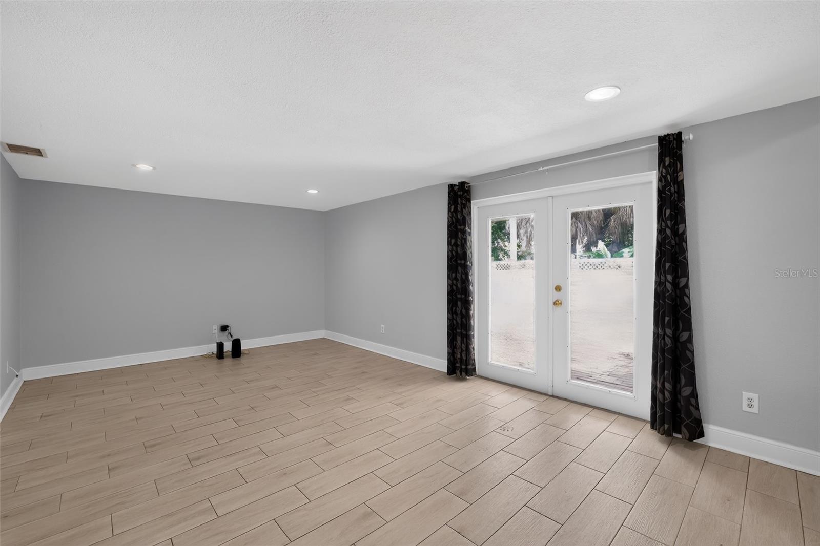7001 BAYWOOD CT — photo 7