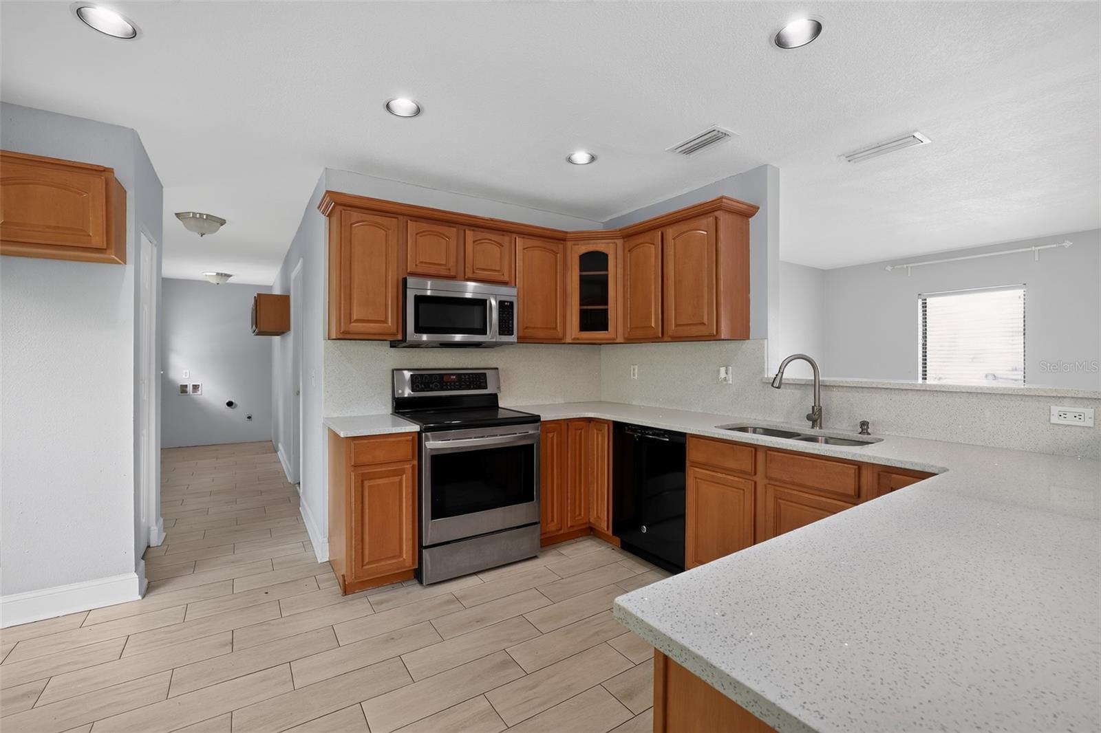 7001 BAYWOOD CT — photo 15