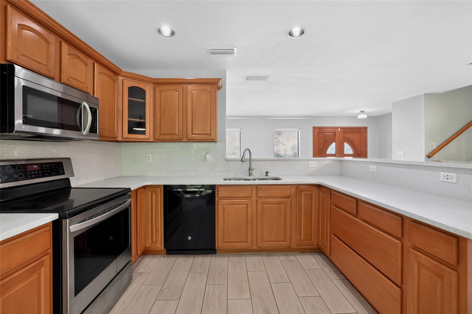 7001 BAYWOOD CT — photo 16