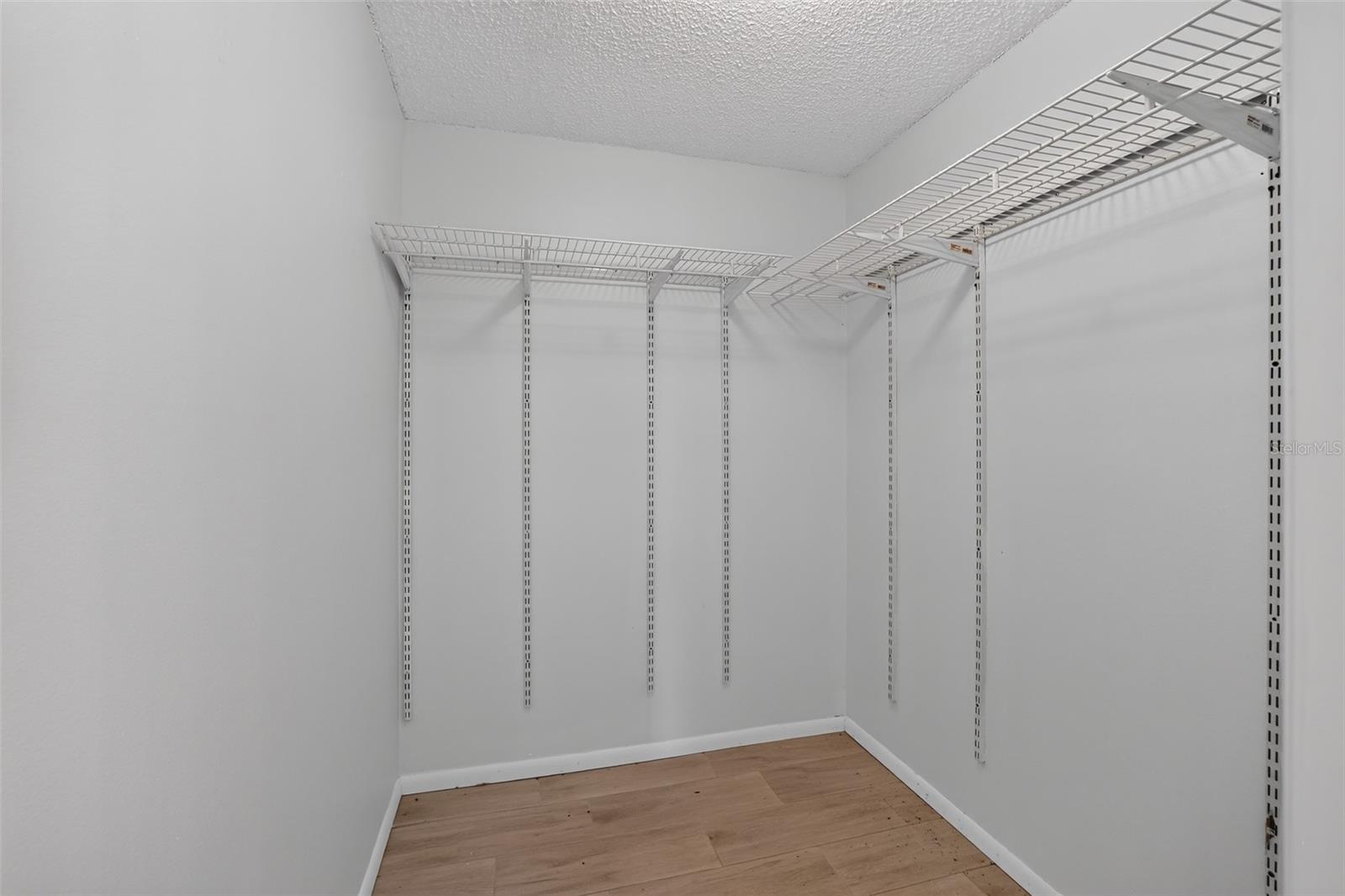 7001 BAYWOOD CT — photo 26