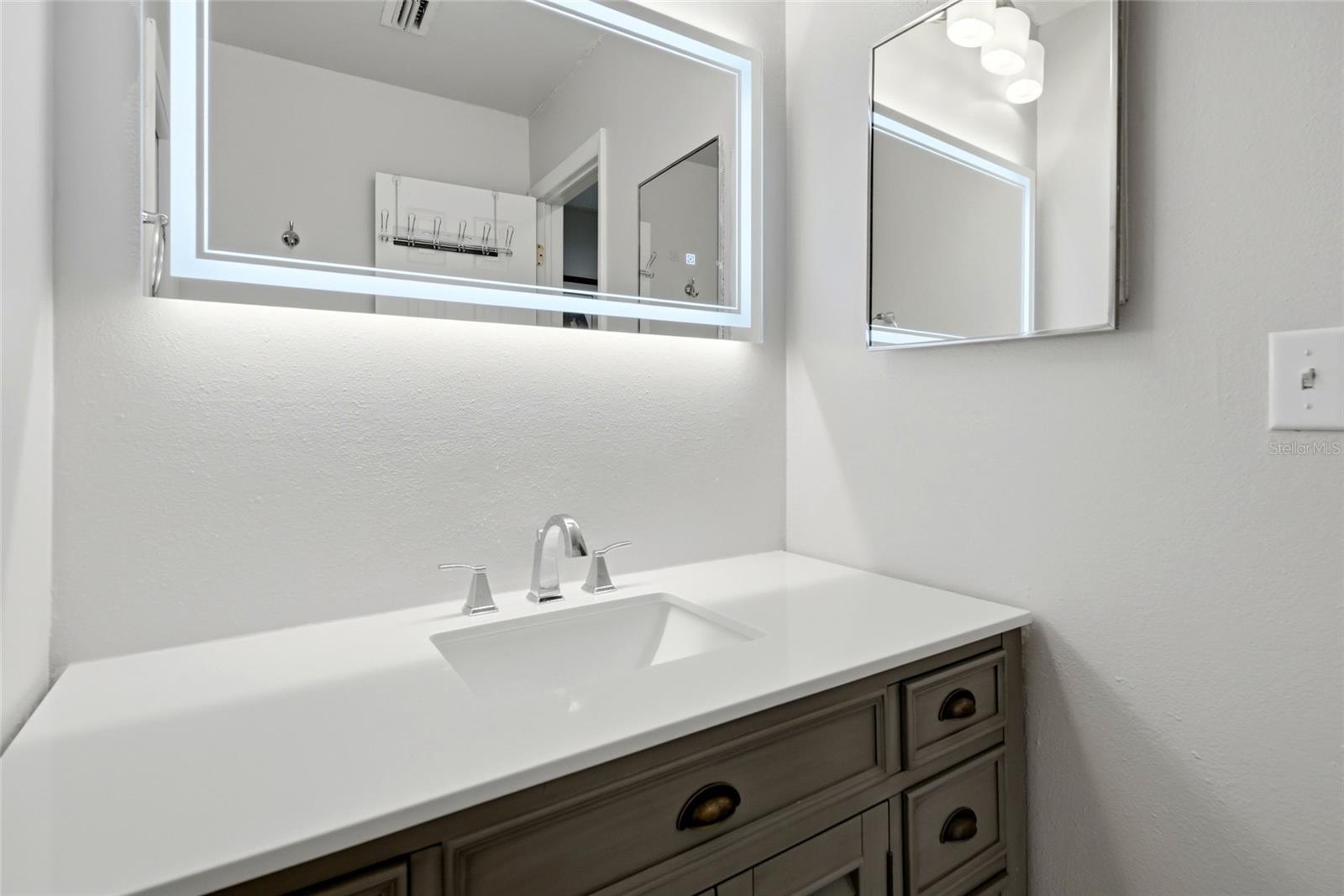 8003 JASMINE DR #8003 — photo 22