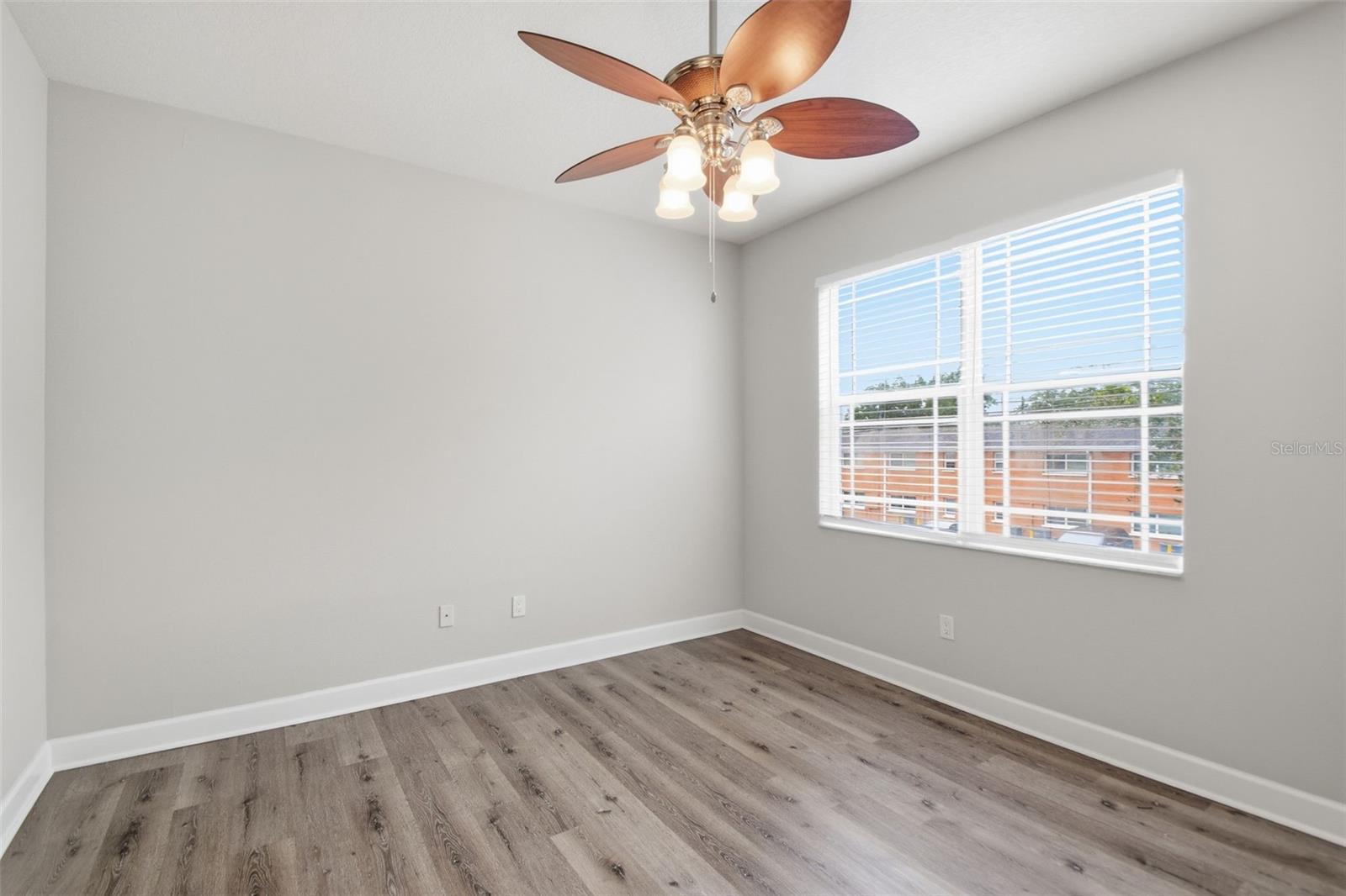 211 S WESTLAND AVE #1 — photo 28