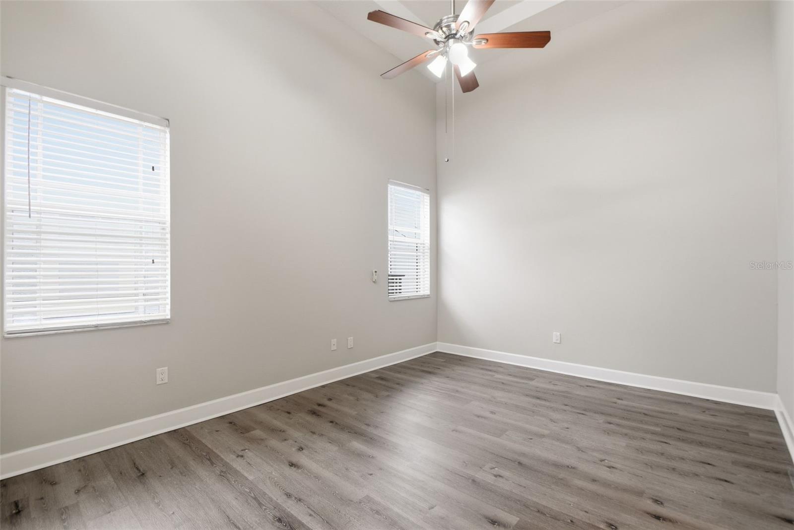 211 S WESTLAND AVE #1 — photo 34