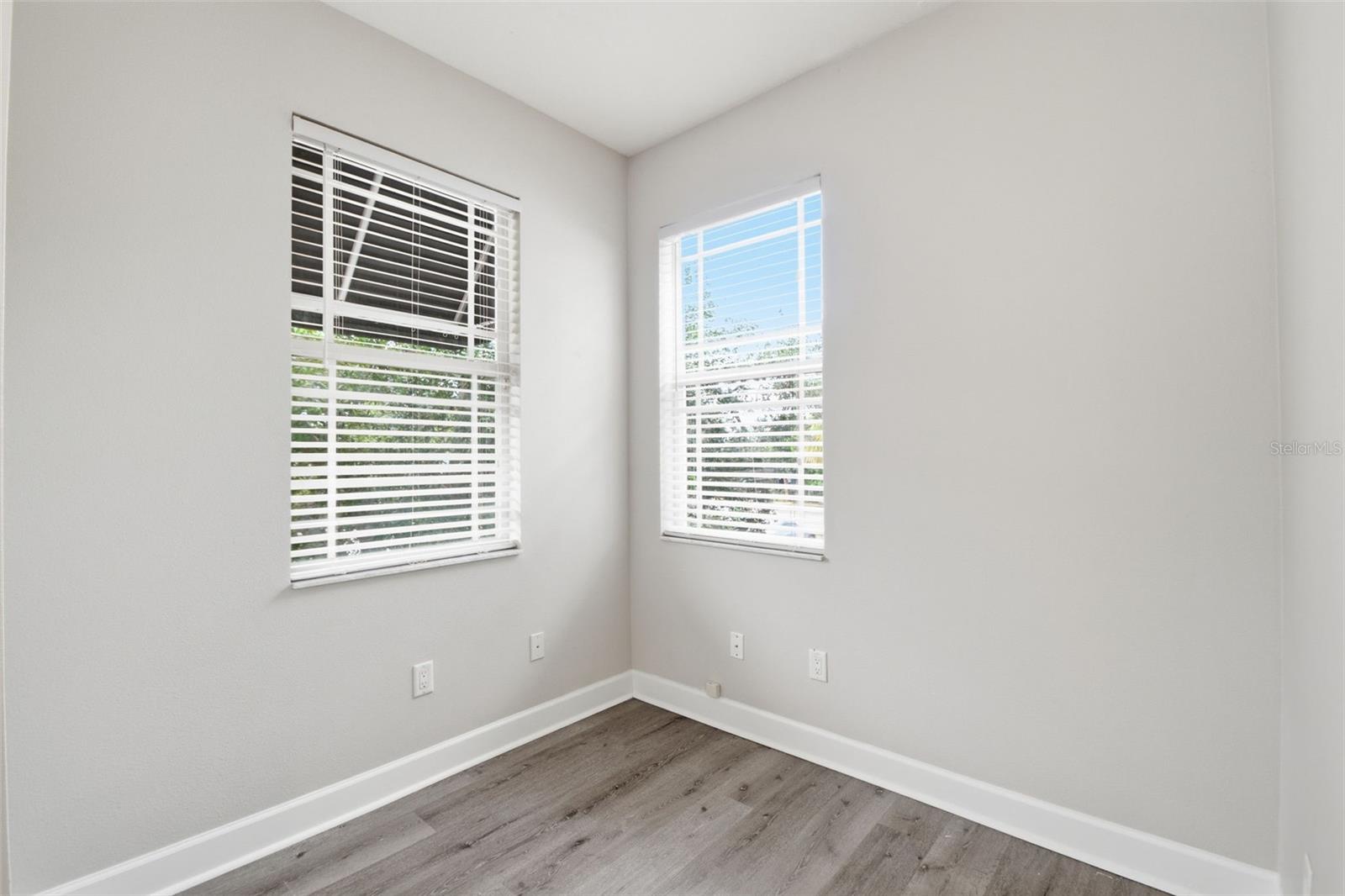 211 S WESTLAND AVE #1 — photo 27