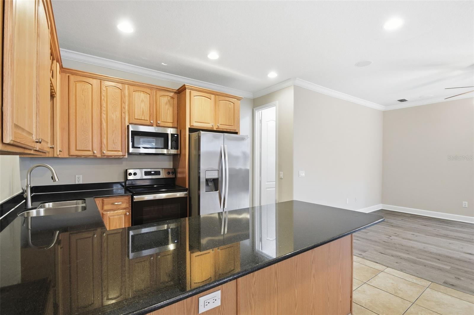 211 S WESTLAND AVE #1 — photo 17