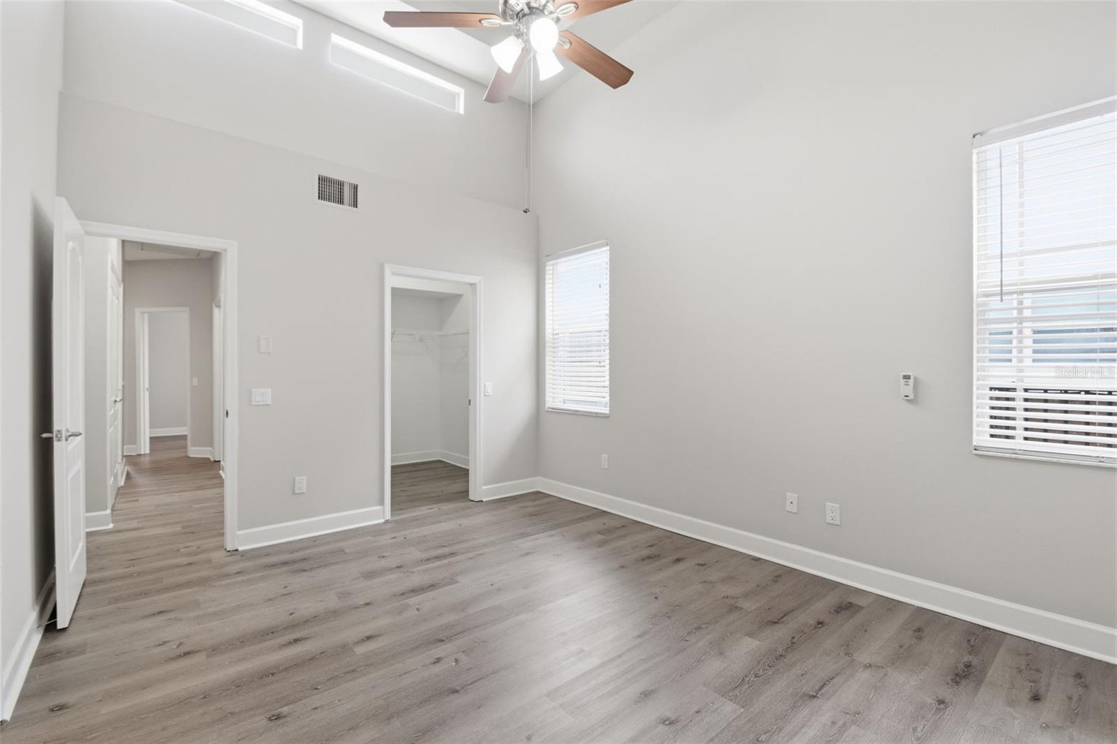 211 S WESTLAND AVE #1 — photo 35