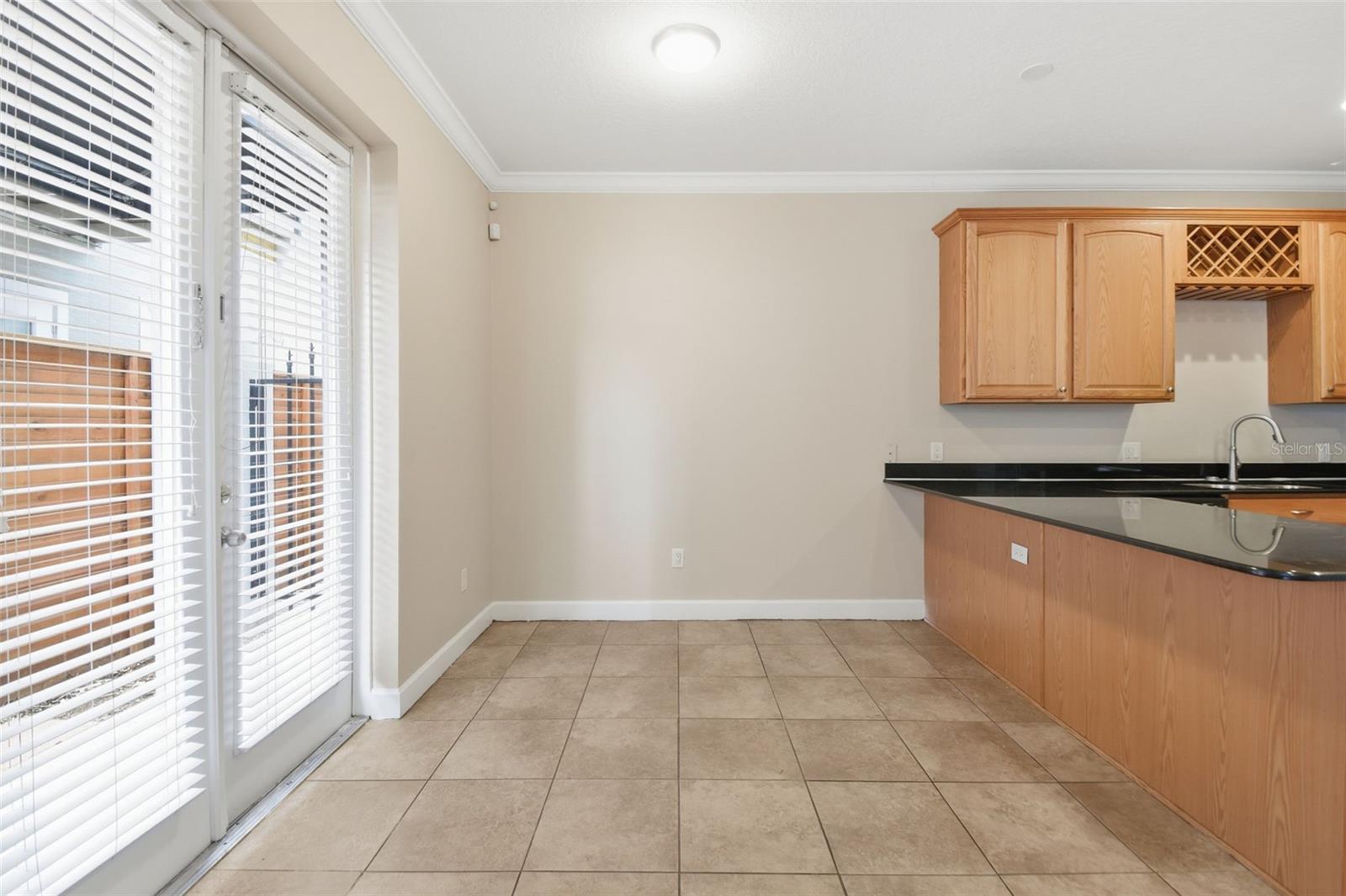 211 S WESTLAND AVE #1 — photo 20