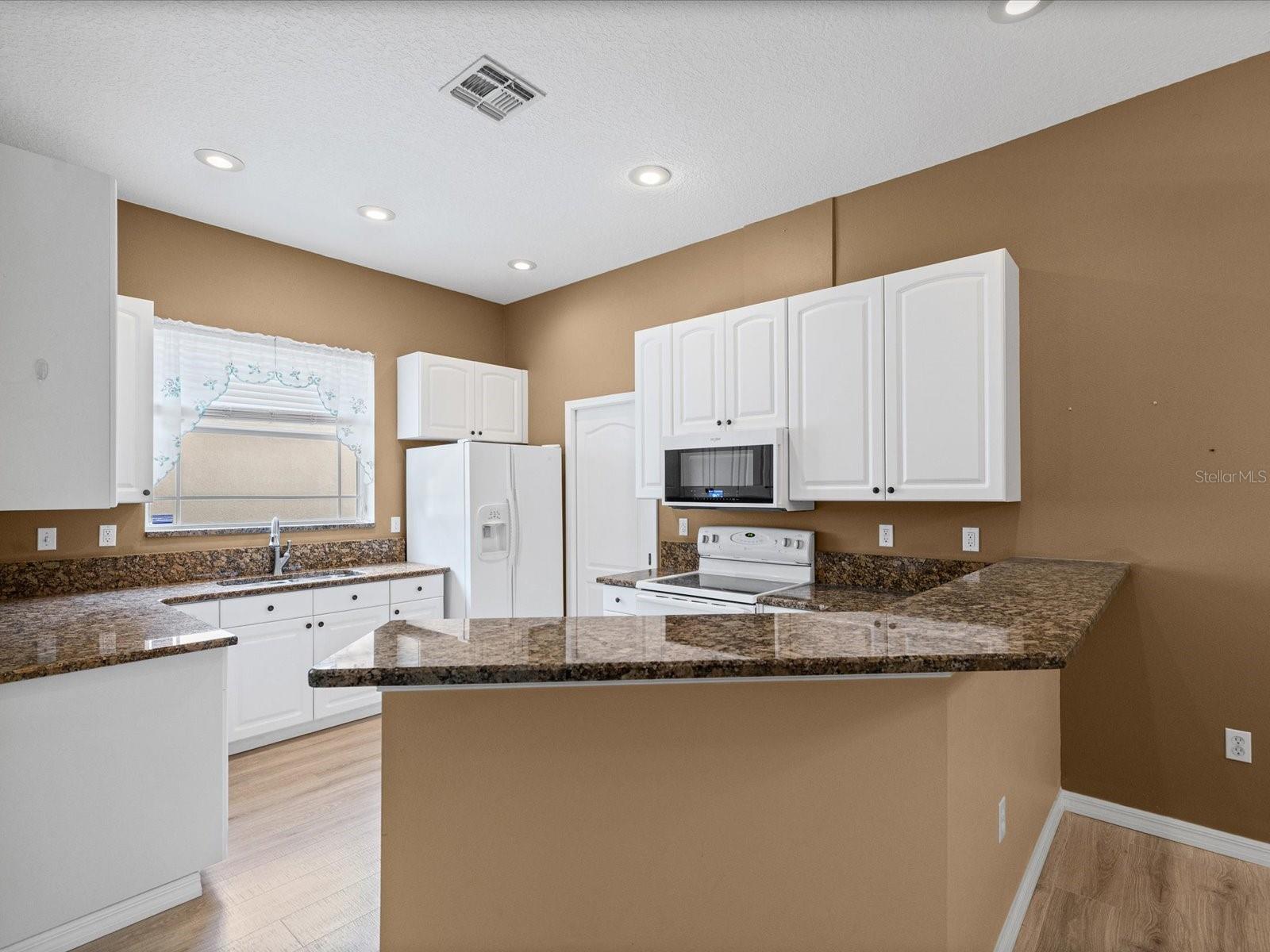 7637 WIMPOLE DR — photo 15