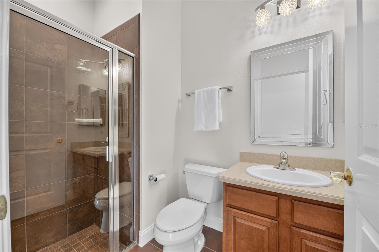 824 ISLEBAY DR — photo 37