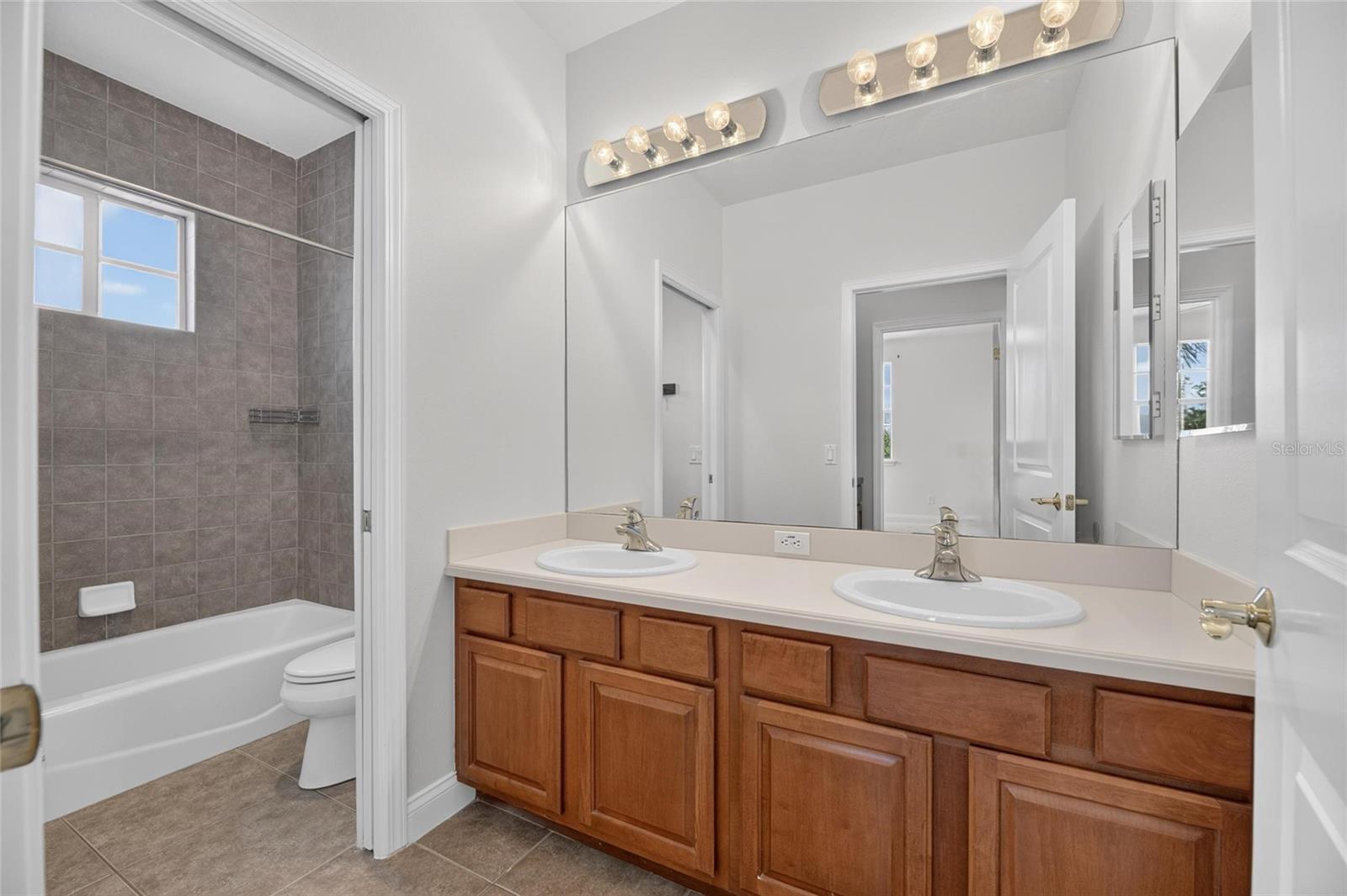 824 ISLEBAY DR — photo 62