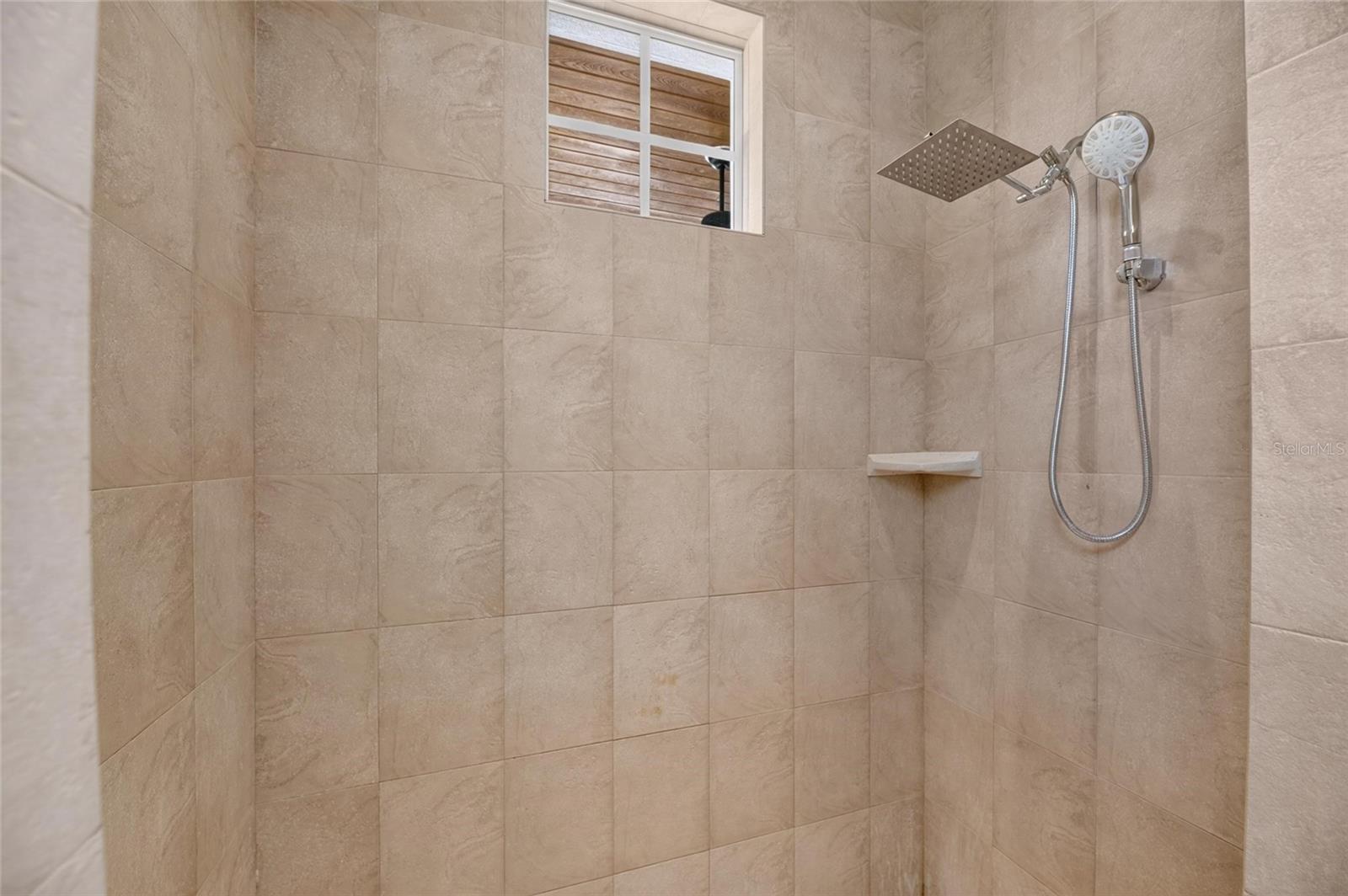 824 ISLEBAY DR — photo 49