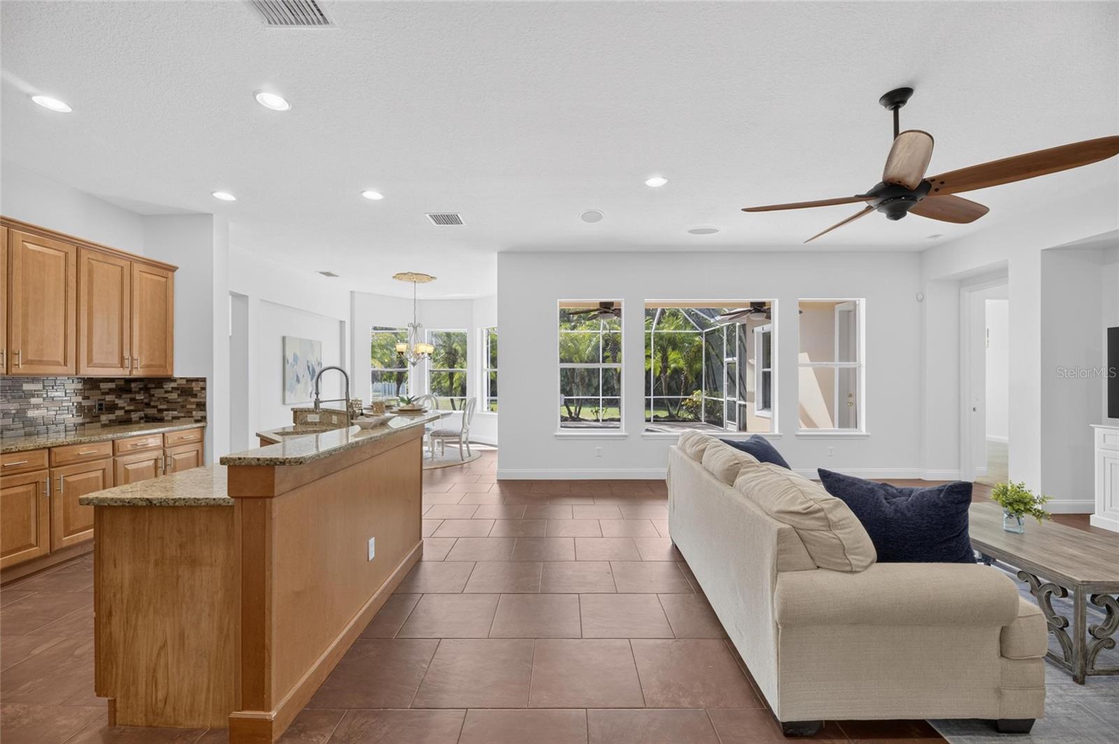 824 ISLEBAY DR — photo 23