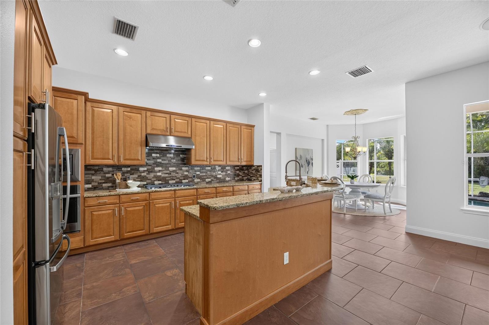 824 ISLEBAY DR — photo 28