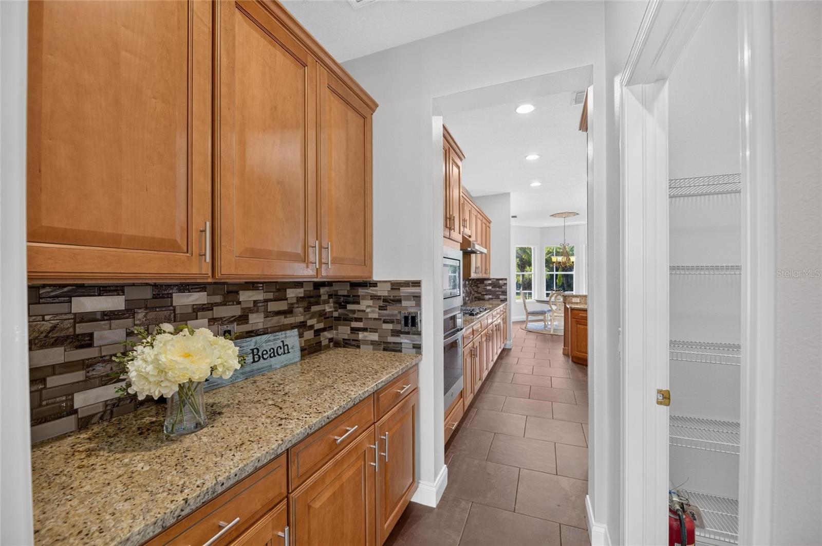 824 ISLEBAY DR — photo 20