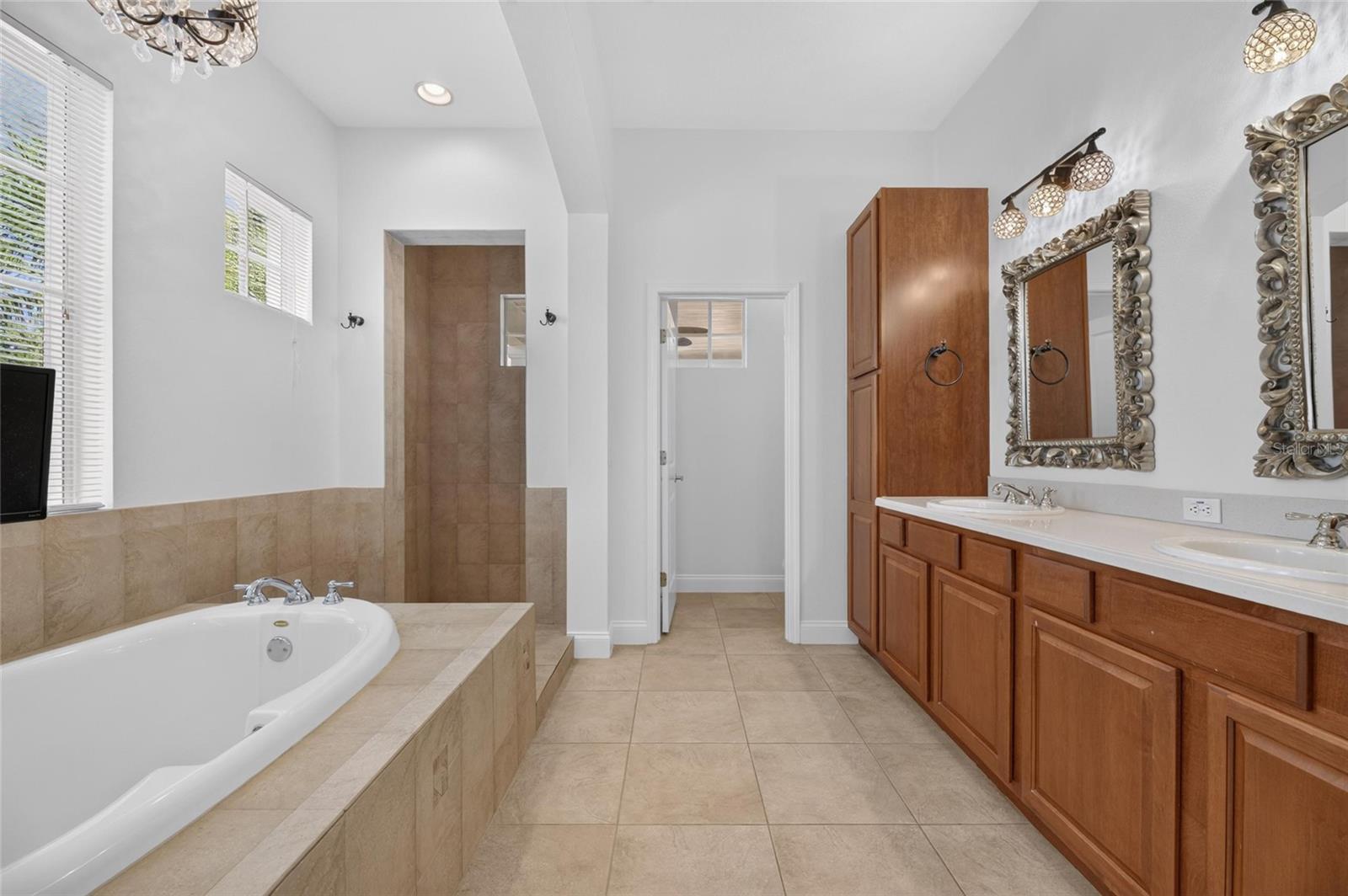 824 ISLEBAY DR — photo 45