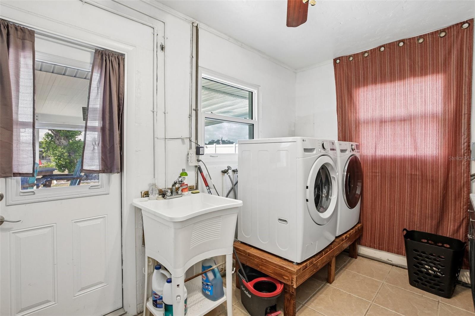 806 BLUE HERON BLVD — photo 17