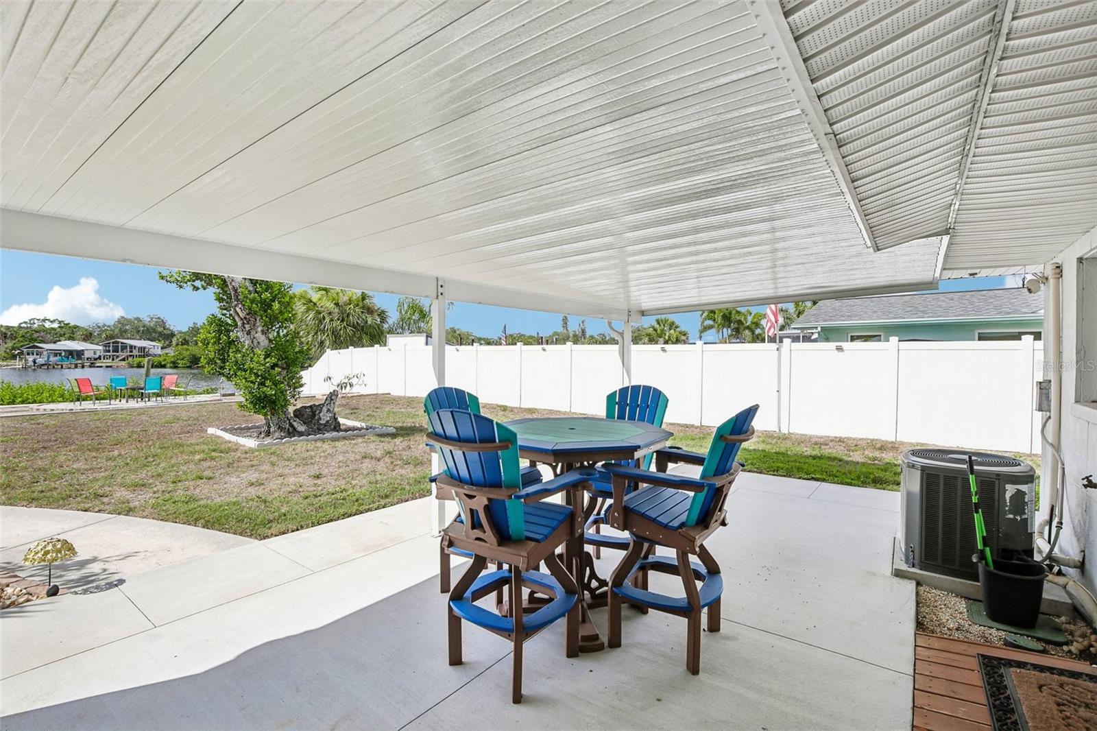 806 BLUE HERON BLVD — photo 18
