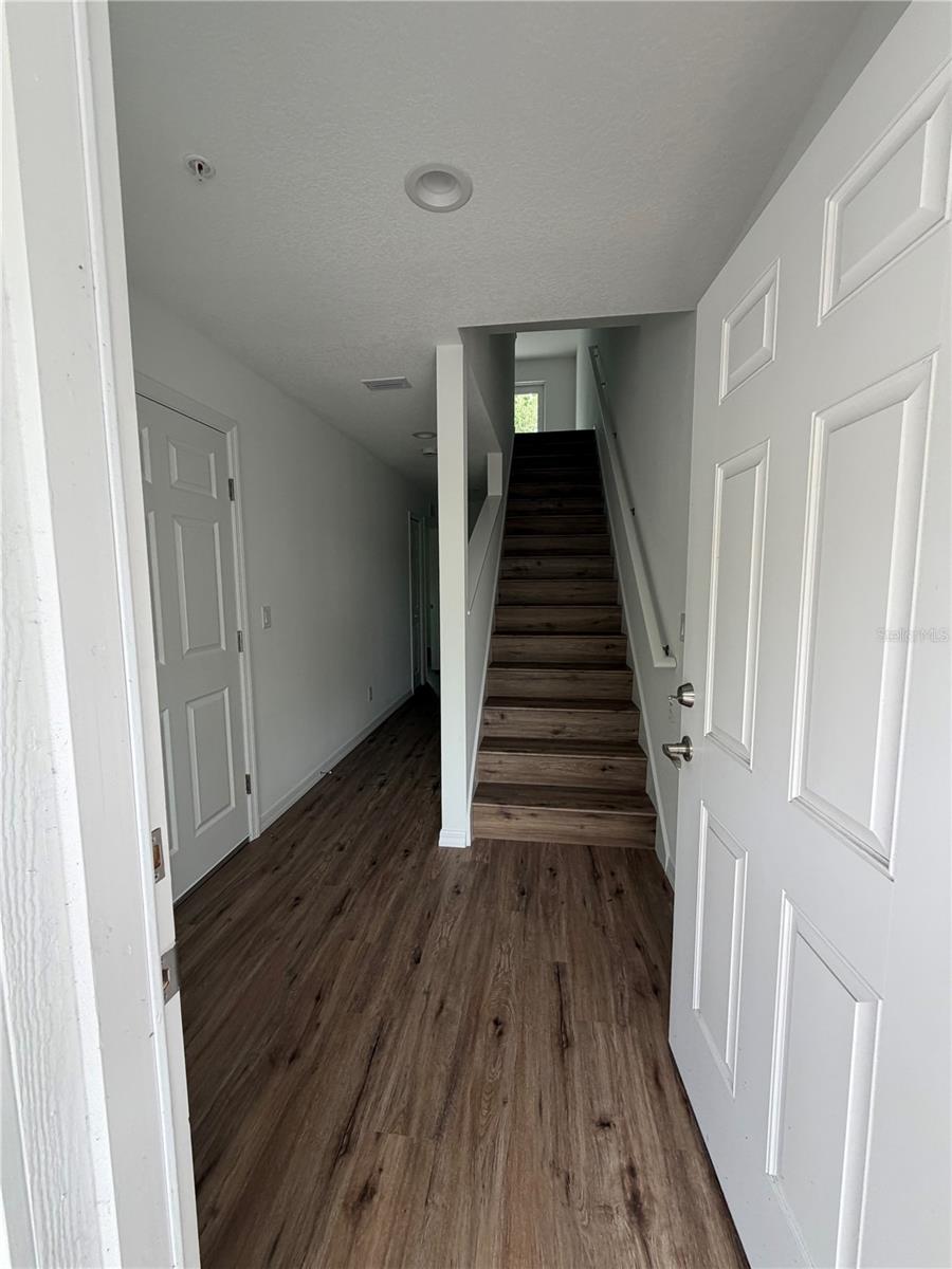 2577 6TH AVENUE DR E — photo 3