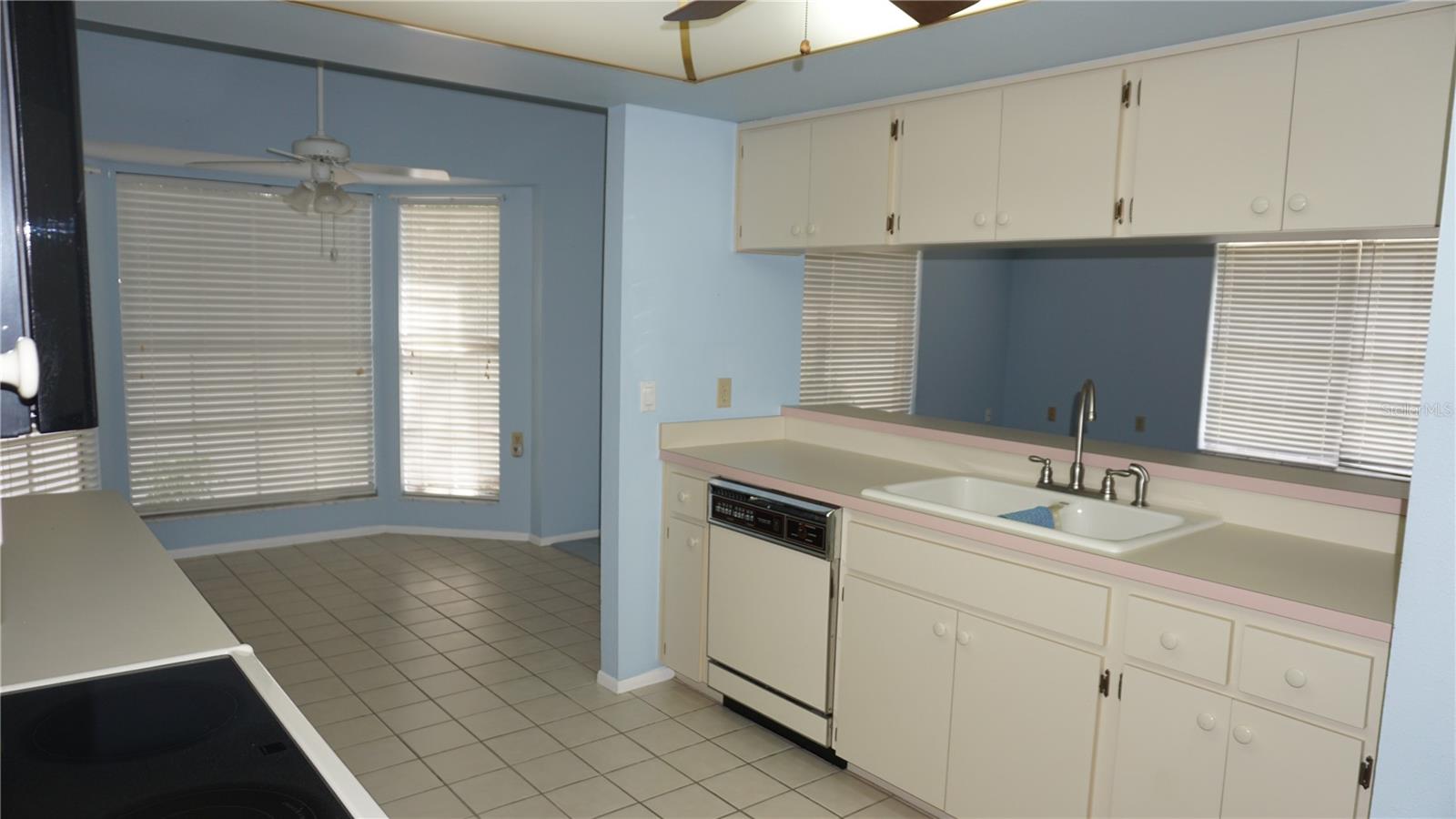 10512 TAPESTRY DR — photo 3