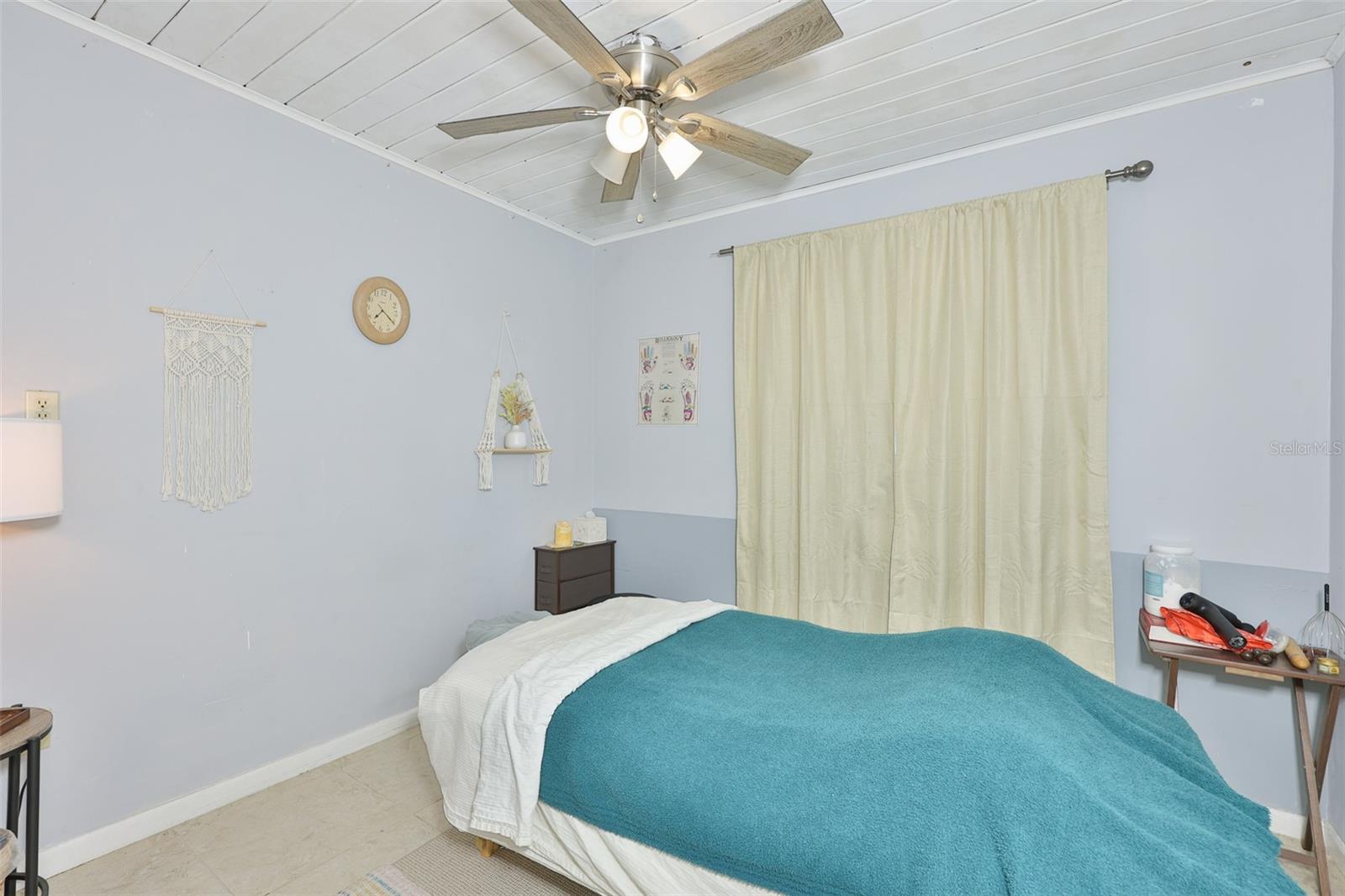 401 OVERLAND DR — photo 12
