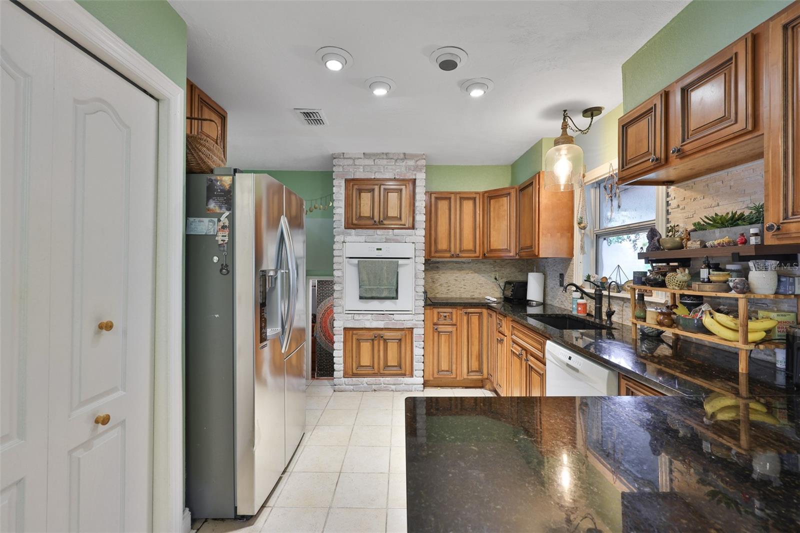 401 OVERLAND DR — photo 5