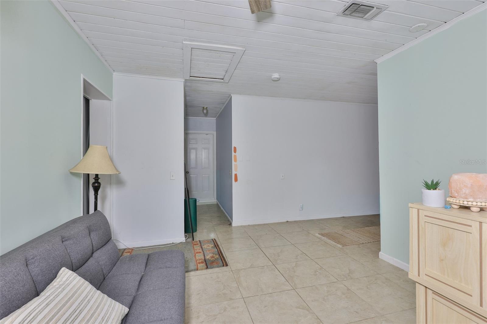 401 OVERLAND DR — photo 16