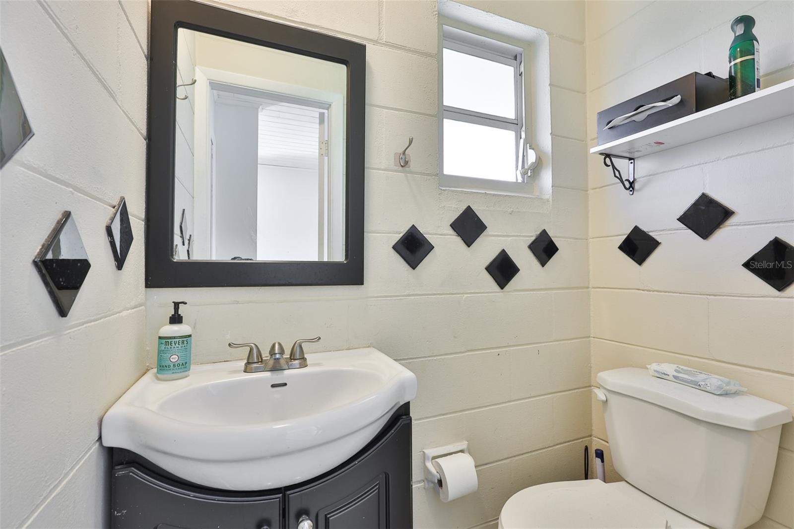 401 OVERLAND DR — photo 27