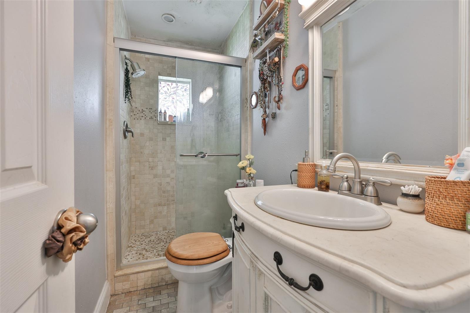 401 OVERLAND DR — photo 17