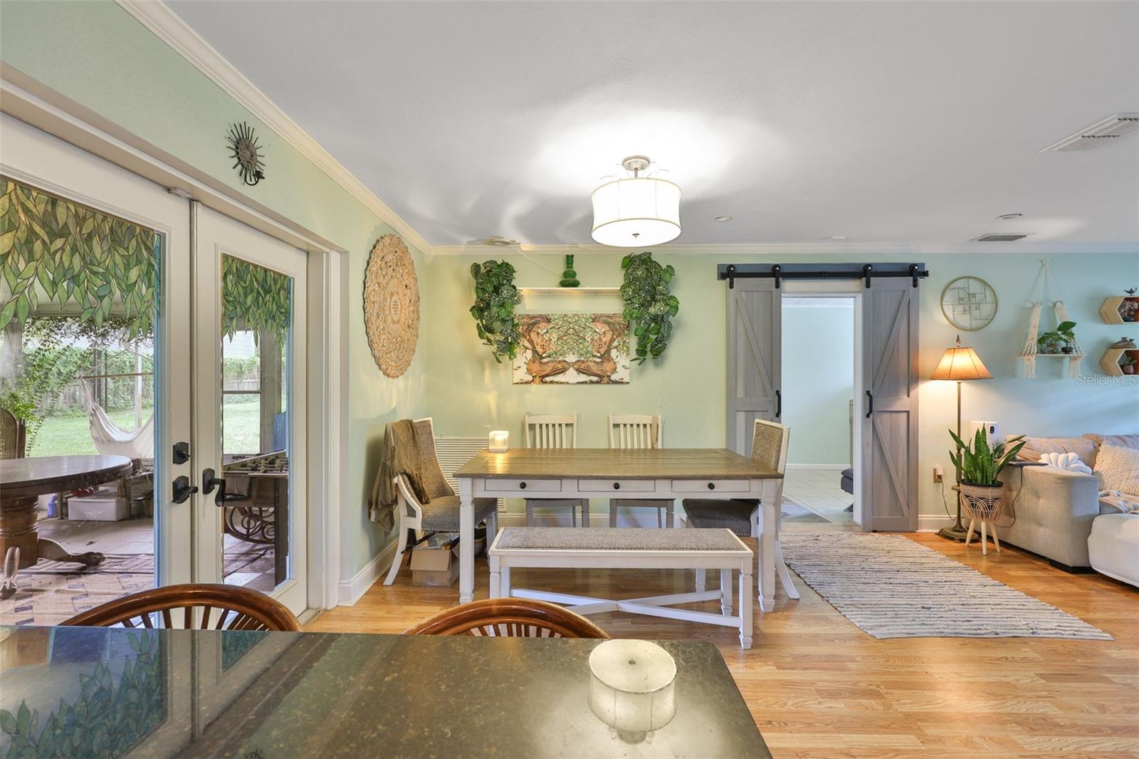 401 OVERLAND DR — photo 8