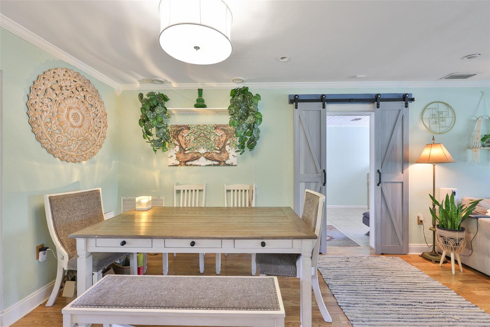 401 OVERLAND DR — photo 11