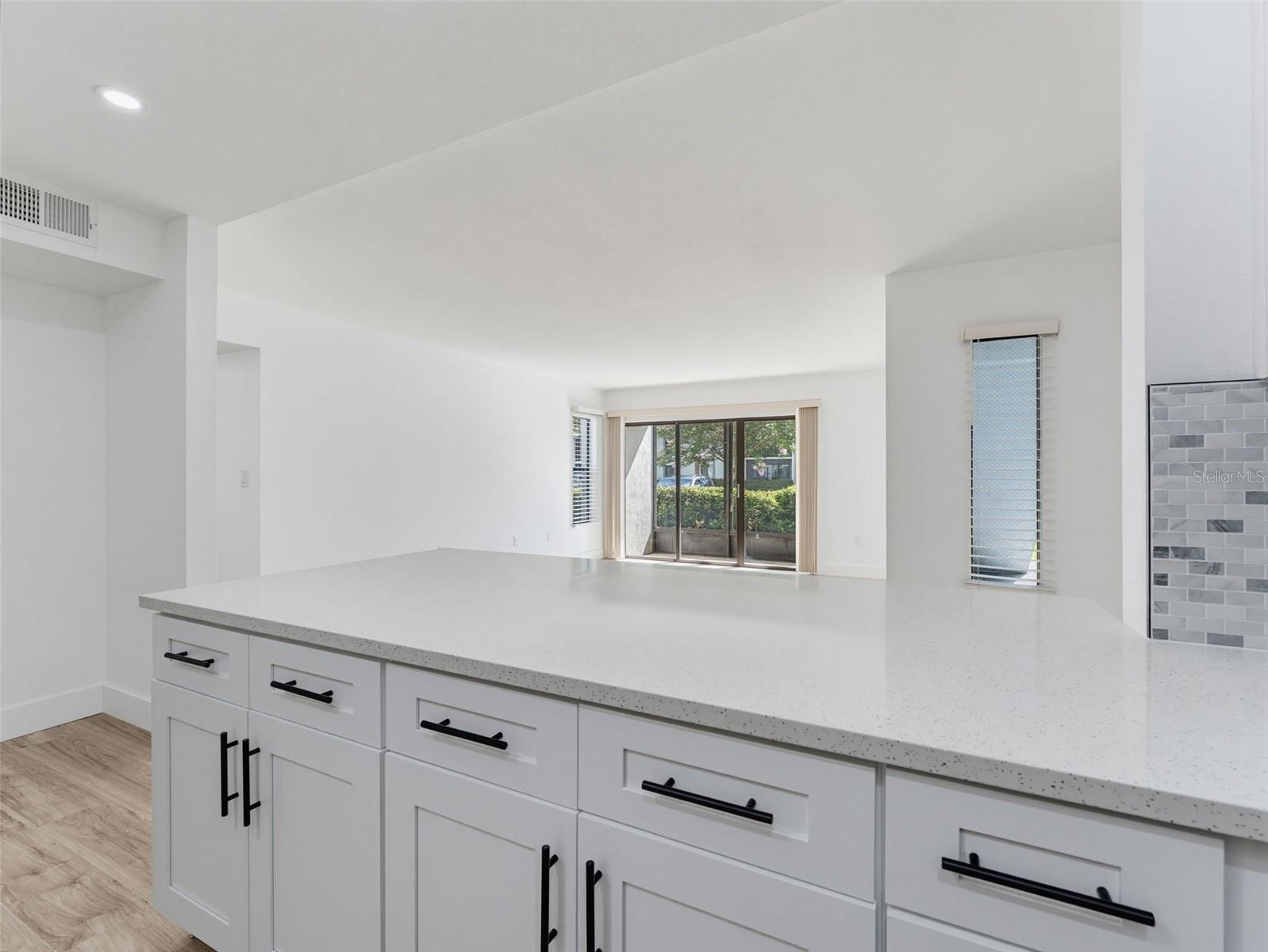 1261 PINE RIDGE CIR W #D1 — photo 8
