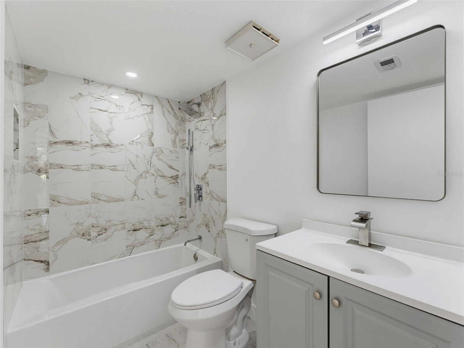 1261 PINE RIDGE CIR W #D1 — photo 18
