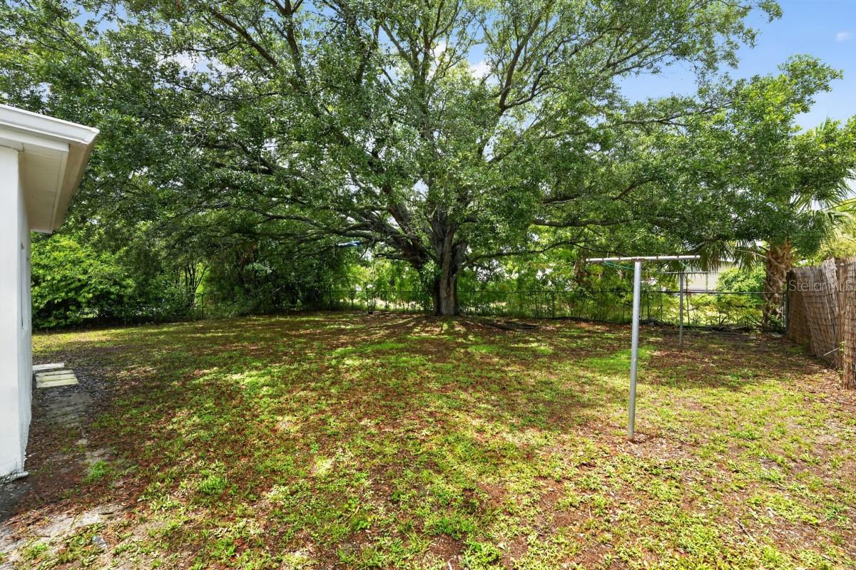 5037 BULLARD ST — photo 22