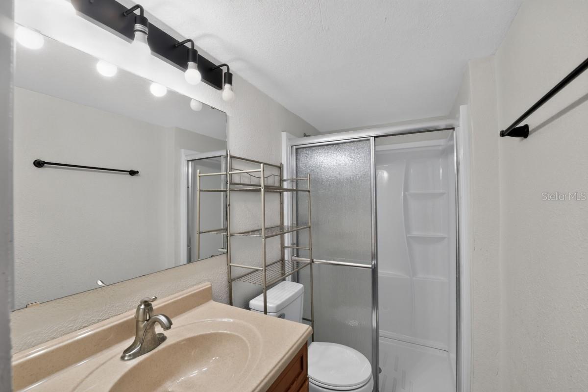 5037 BULLARD ST — photo 18