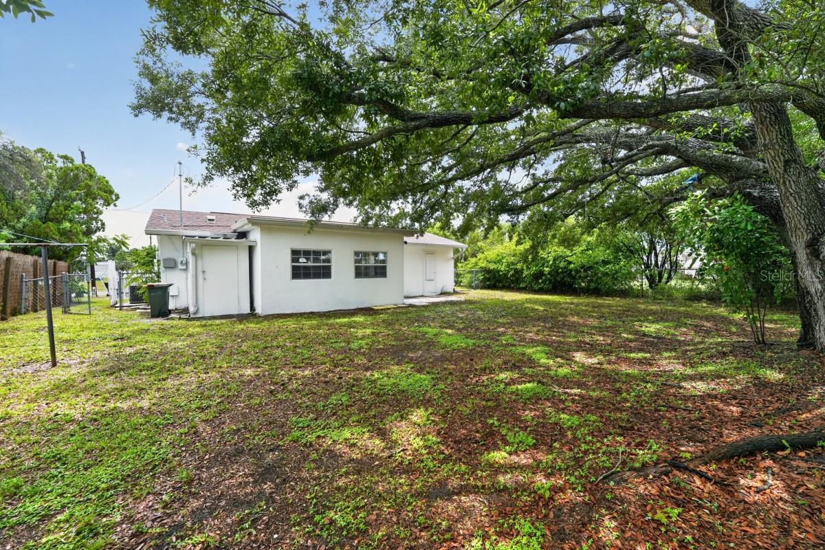 5037 BULLARD ST — photo 26