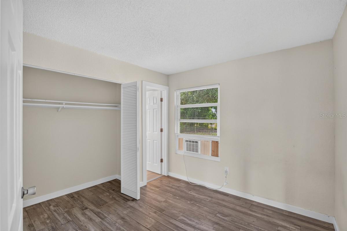 5037 BULLARD ST — photo 12