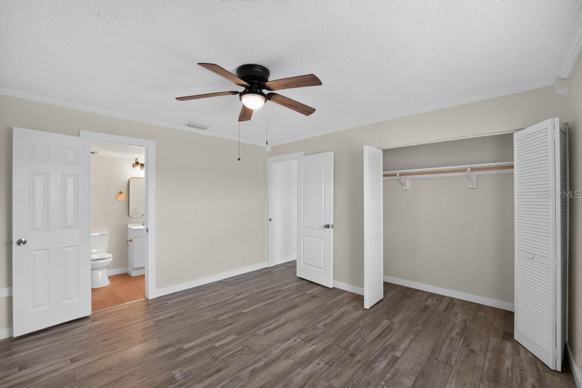 5037 BULLARD ST — photo 13