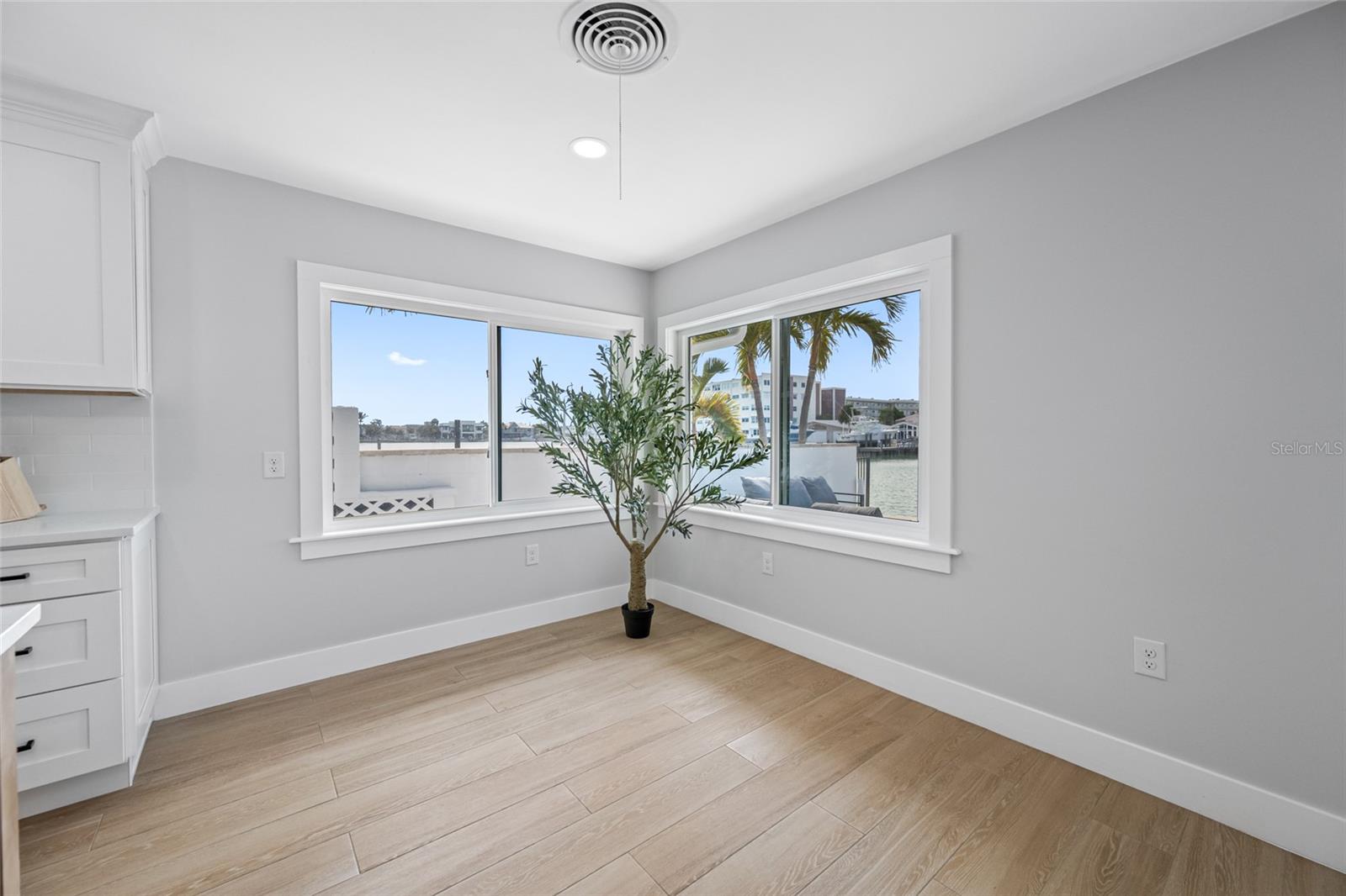 370 59TH AVE — photo 21