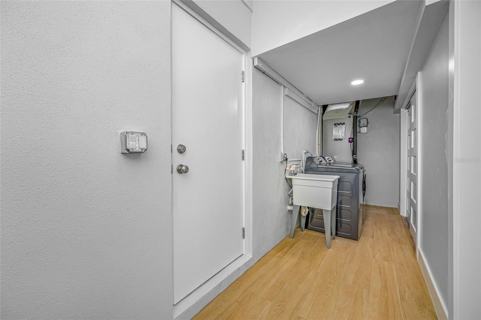 370 59TH AVE — photo 36