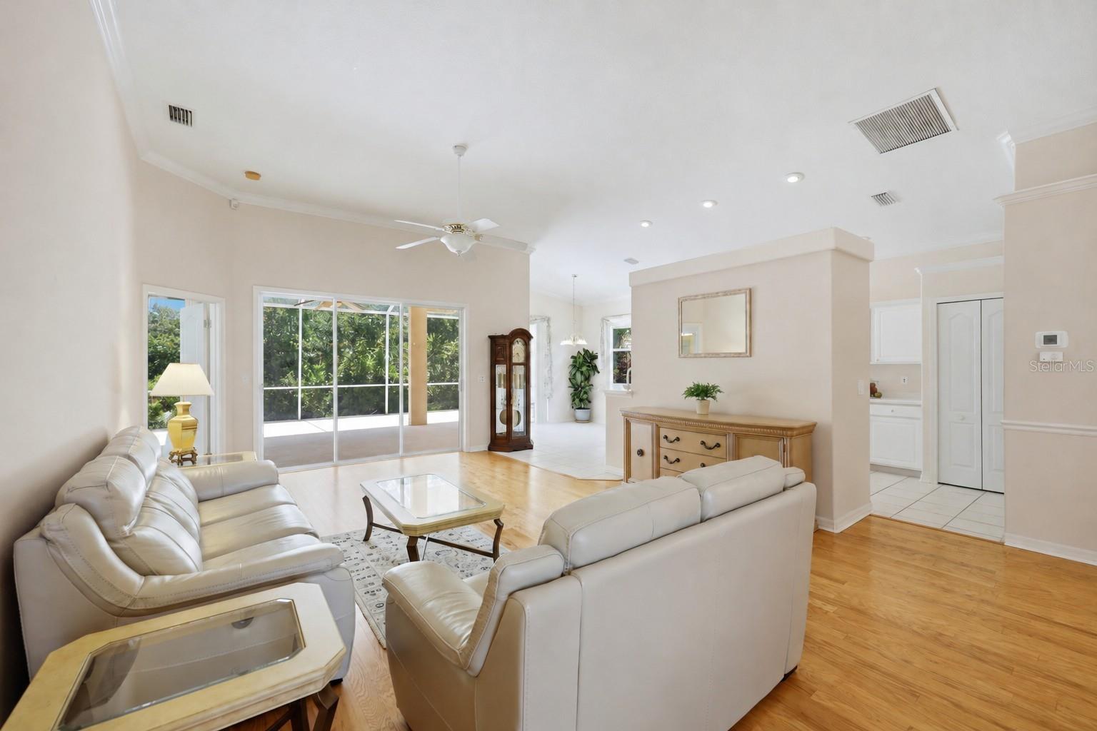 8492 IDLEWOOD CT — photo 3