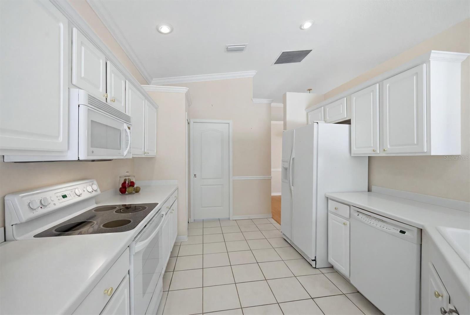 8492 IDLEWOOD CT — photo 25