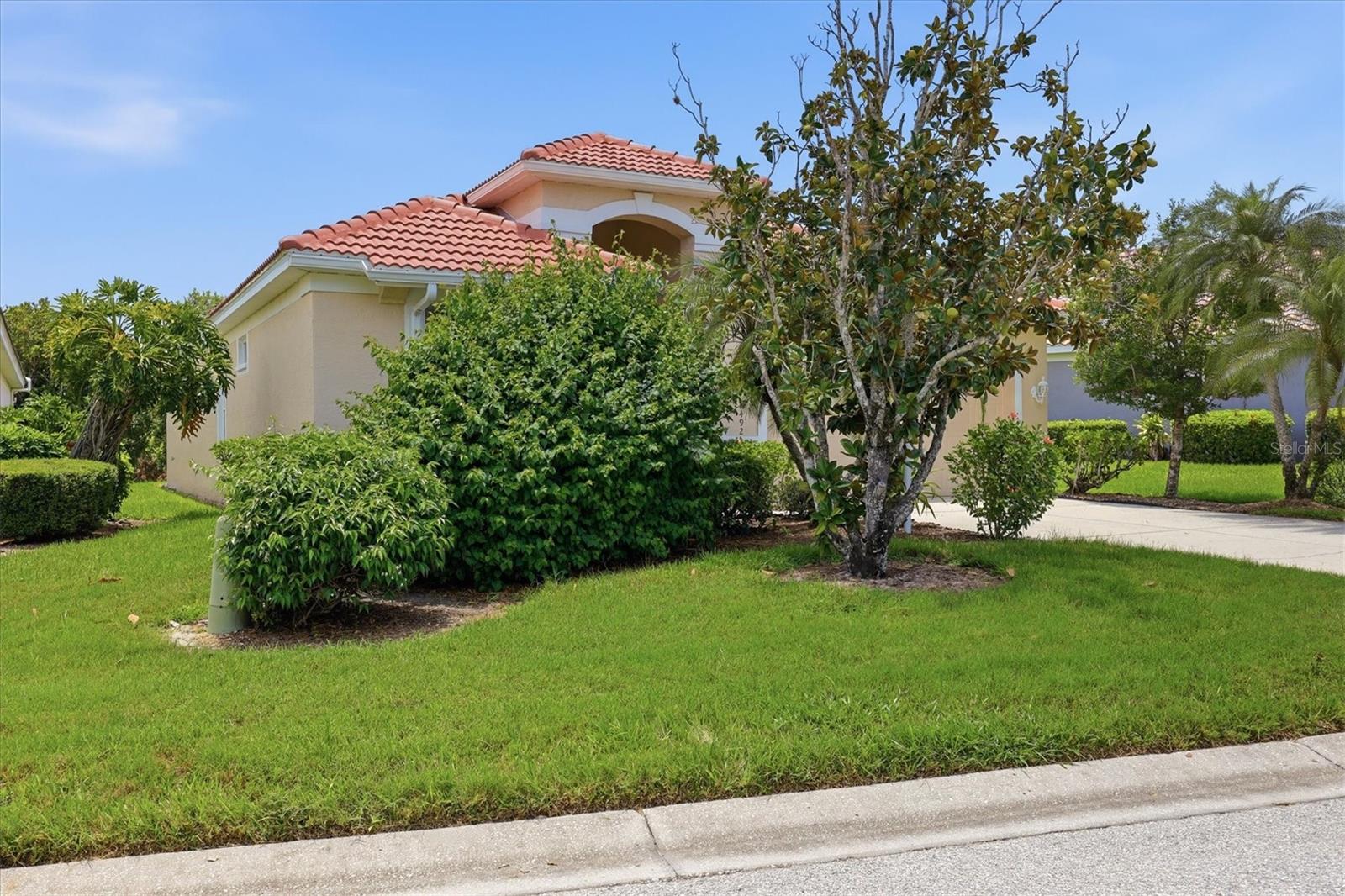 8492 IDLEWOOD CT — photo 42